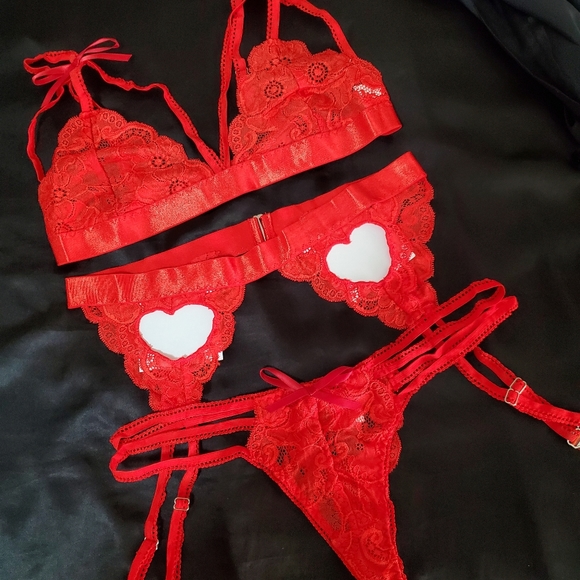 Brand new 3 set lingerie set available in s,m and l . - Picture 1 of 5